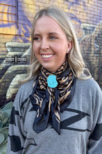Load image into Gallery viewer, DS Rock Scarf Slides
