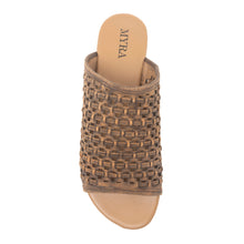 Load image into Gallery viewer, Dawnlace Desert Curve Sandals in Dusty Beige