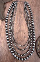 Load image into Gallery viewer, SILVER PRAIRIE PEARLS LAYERED NECKLACE
