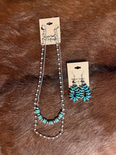 Load image into Gallery viewer, Seniorita Earrings
