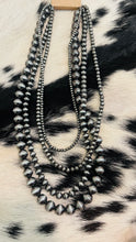 Load image into Gallery viewer, SILVER PRAIRIE PEARLS LAYERED NECKLACE
