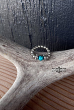 Load image into Gallery viewer, DS Pondasetta Stretch Ring
