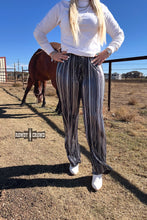 Load image into Gallery viewer, DS Ruffled Cup Pants
