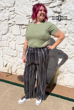 Load image into Gallery viewer, DS Ruffled Cup Pants
