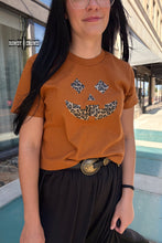 Load image into Gallery viewer, DS Howdy Halloween TEE
