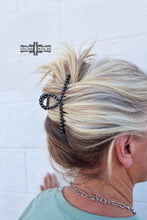 Load image into Gallery viewer, DS Pecos Pearl Hair Clip
