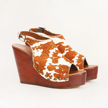 Load image into Gallery viewer, Loyal West Amelia Sandals Brown And White Cowhide
