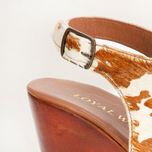 Load image into Gallery viewer, Loyal West Amelia Sandals Brown And White Cowhide
