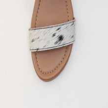 Load image into Gallery viewer, Vaquero Leather Hairon Sandals in Black &amp; White
