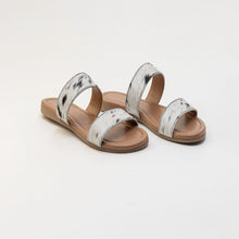 Load image into Gallery viewer, Vaquero Leather Hairon Sandals in Black &amp; White
