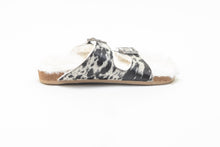 Load image into Gallery viewer, Prairie Winds Fur Comfort Hairon Leather Sandals In Black &amp; White
